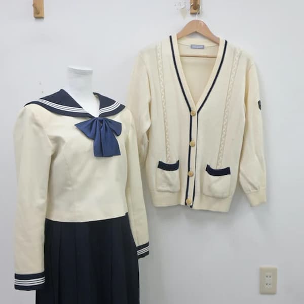 博多女子高校の冬服